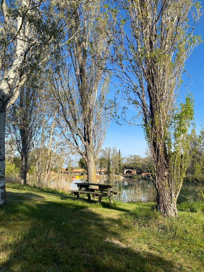 Joli Appartement 27M2 Oasis Provencale En Village Vacances En Camargue Arles Exterior foto