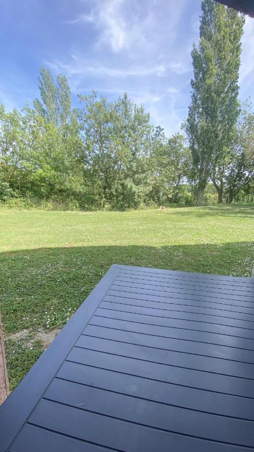 Joli Appartement 27M2 Oasis Provencale En Village Vacances En Camargue Arles Exterior foto